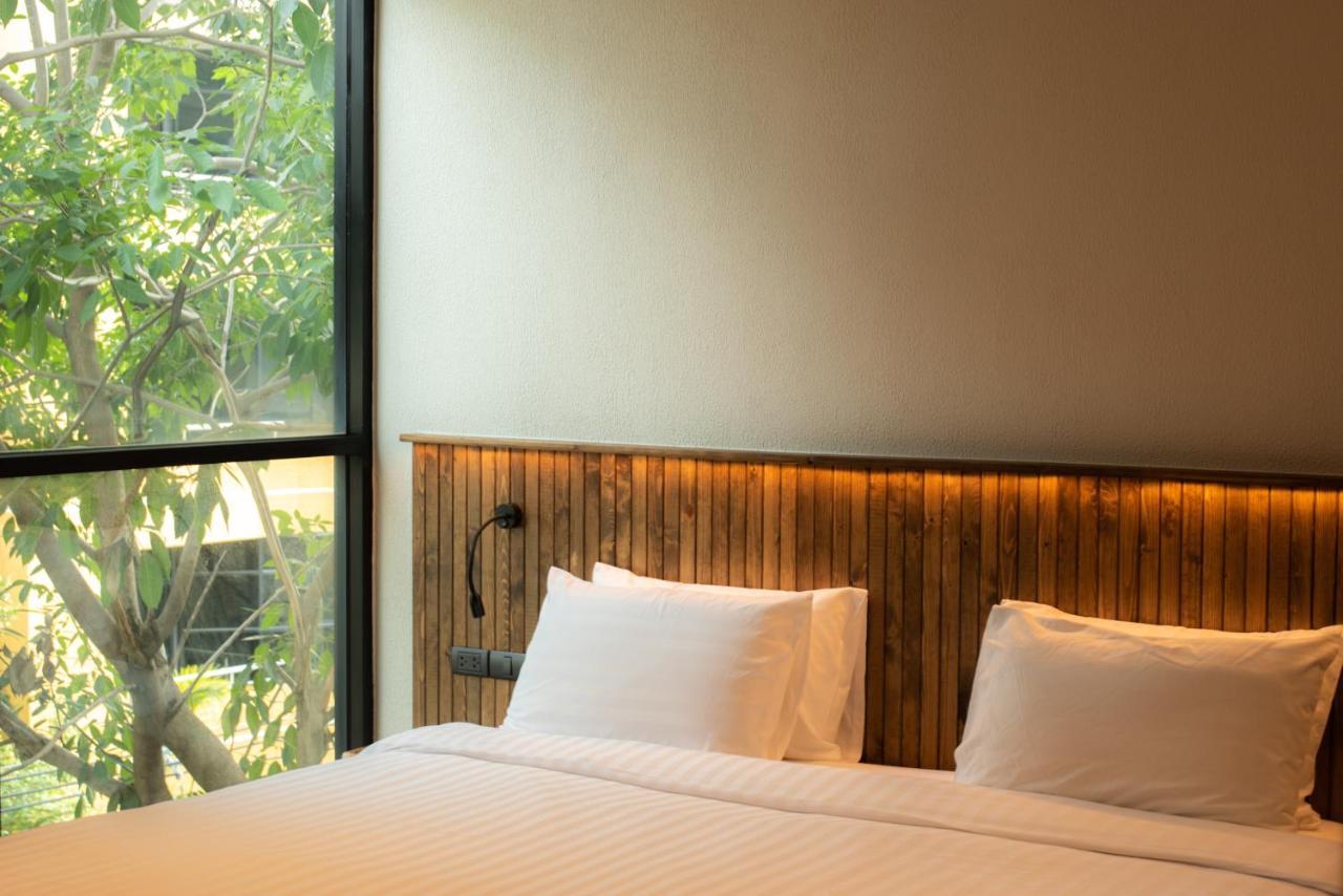 Karaarom Hotel Bangkok Exterior photo